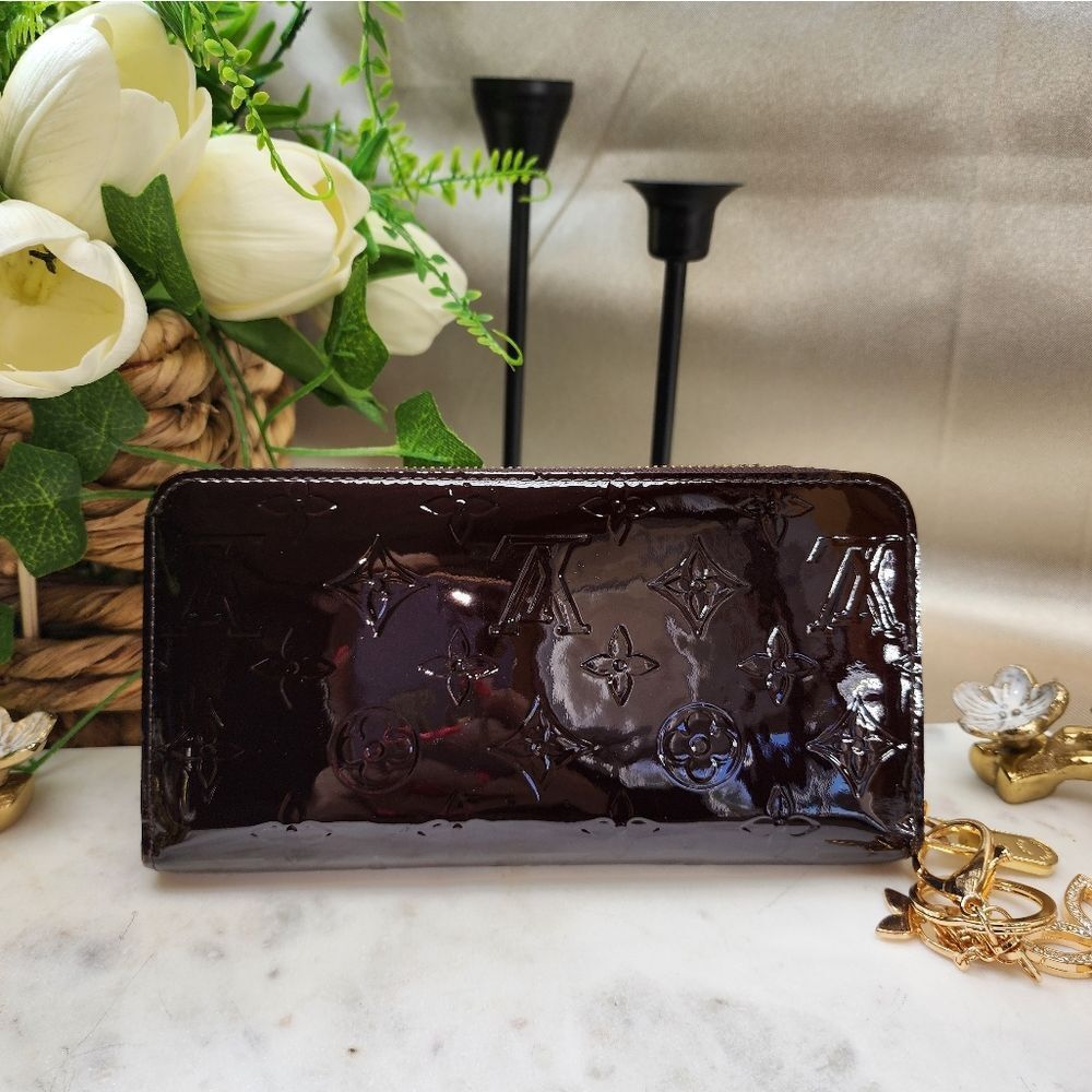 Authentic Louis Vuitton Vernis Amarante Zipper Wallet w/ Dust Bag and Box - Picture 4 of 17